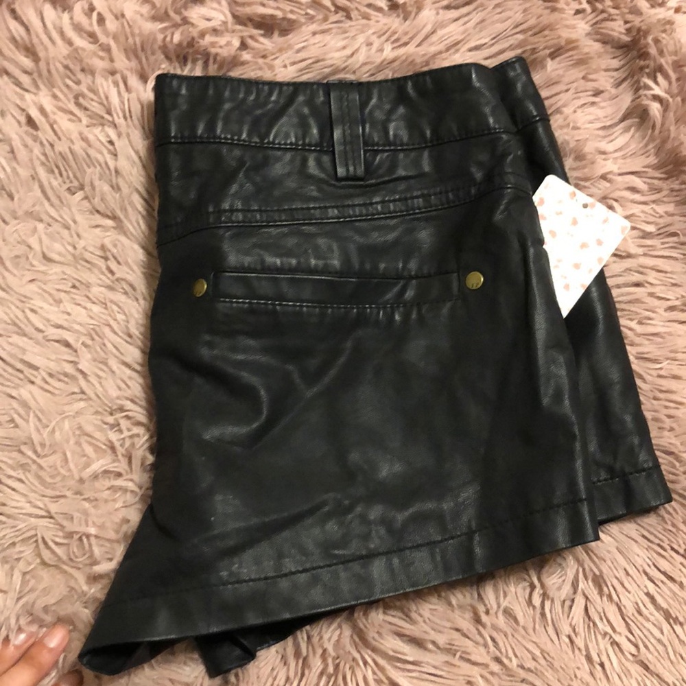 Shorts - Picture 2 of 4